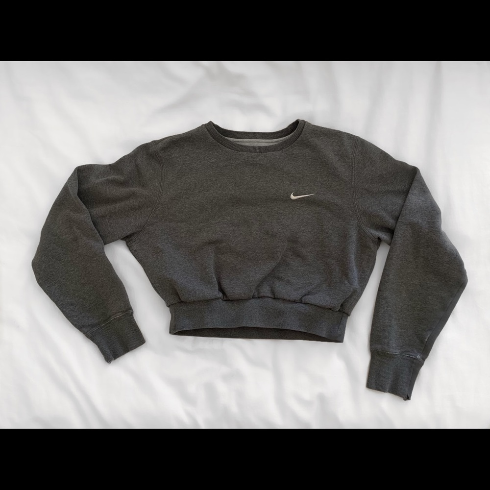 Cropped Nike Crewneck